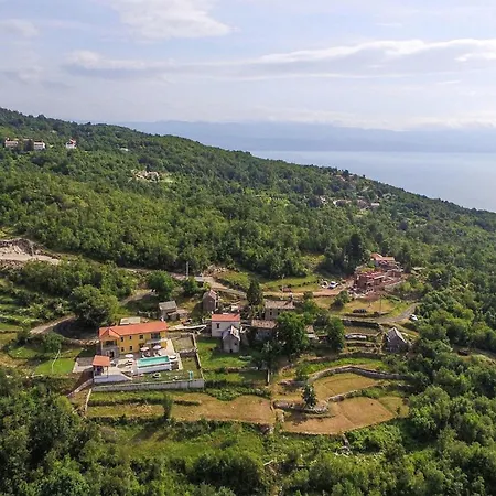 Bambi * Οπατία