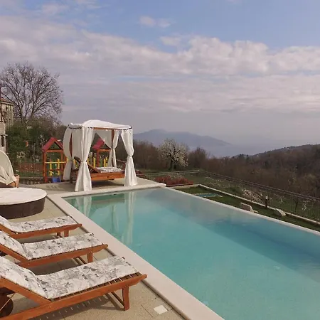 Bambi * Οπατία