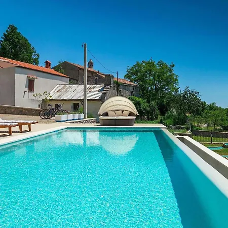 Bambi * Οπατία